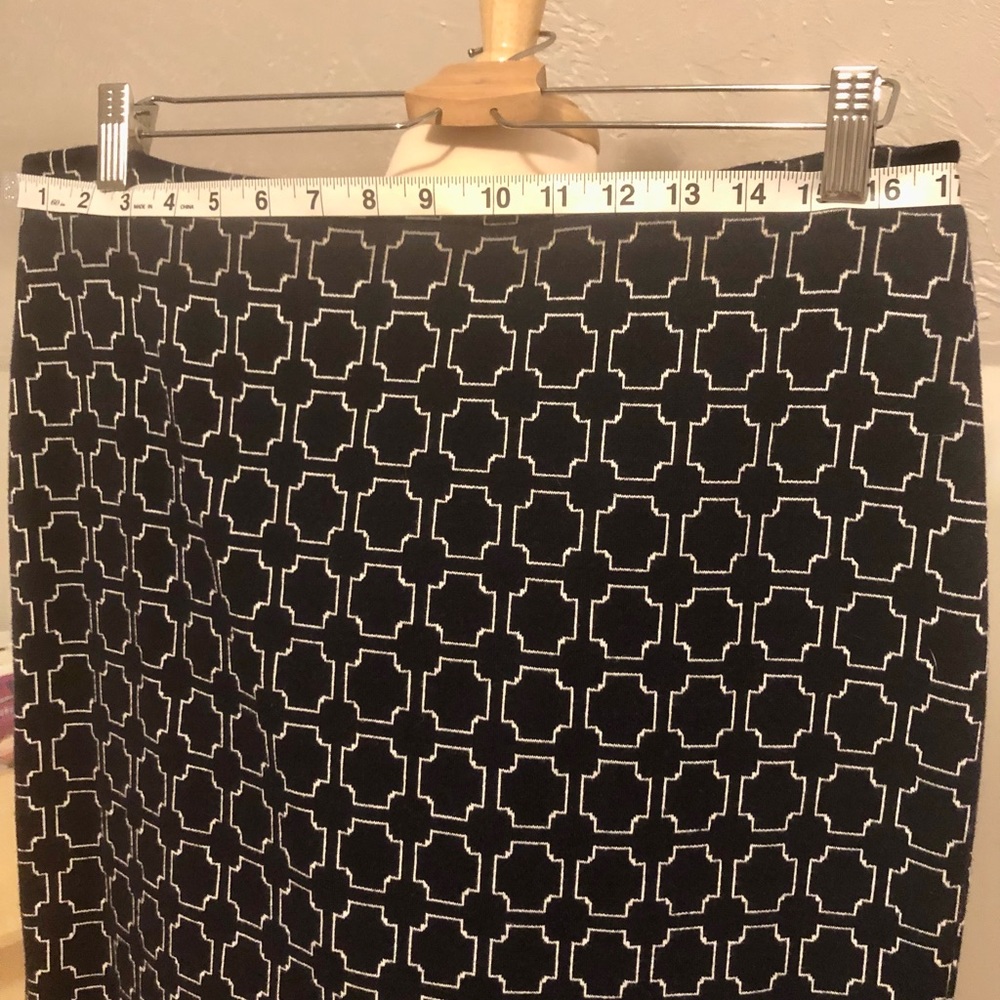 Talbots Navy & White Print Skirt 12p - Picture 8 of 10